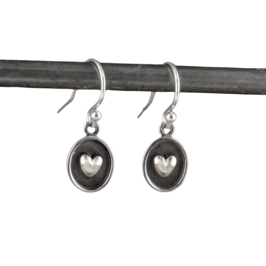 Zarte handwerkliche Ohrring