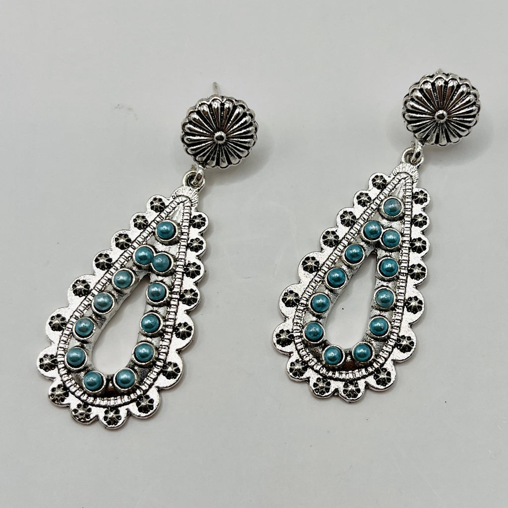 Zarte handwerkliche Ohrring