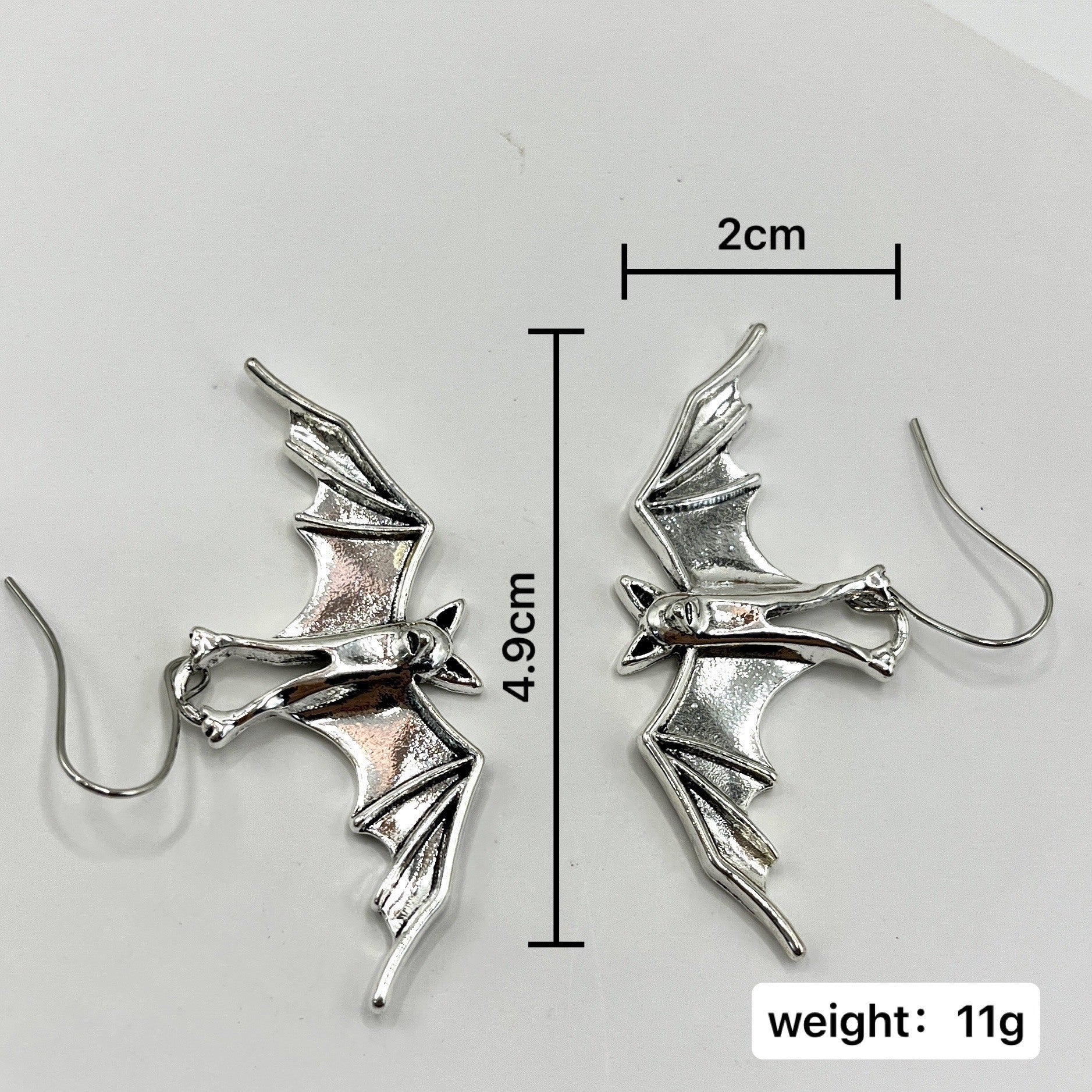 Zarte handwerkliche Ohrring