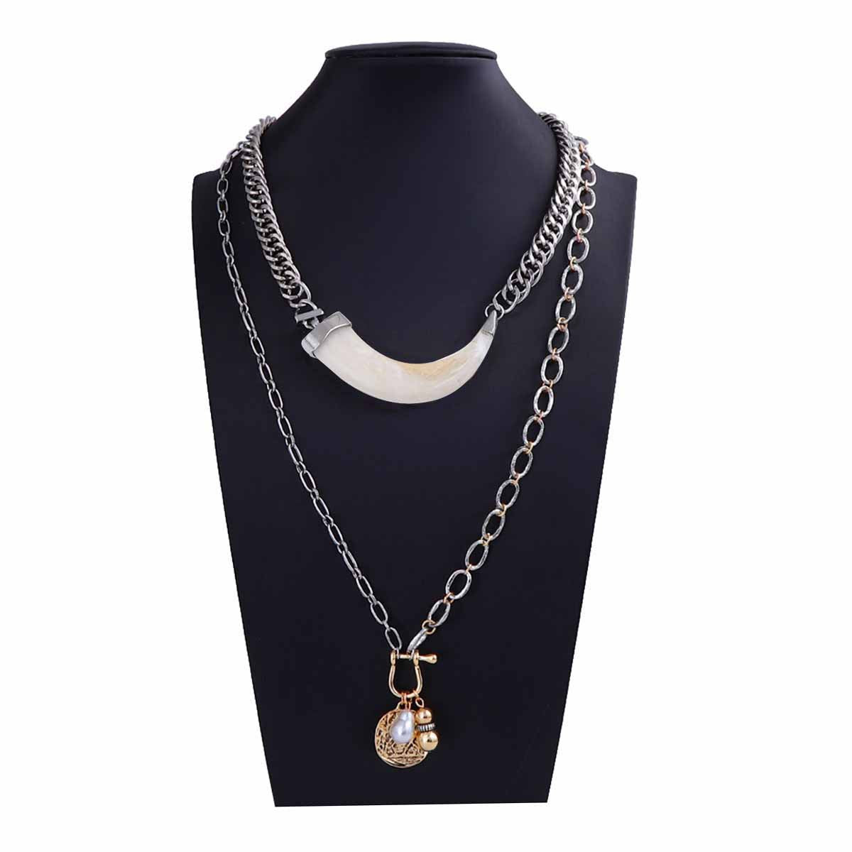 Schöne Halskette mit einzigartigem Stil