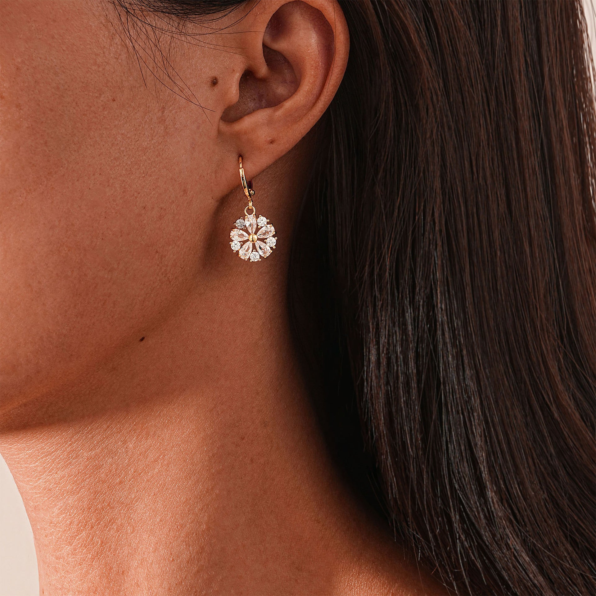 Atemberaubende Ohrring für den Alltag