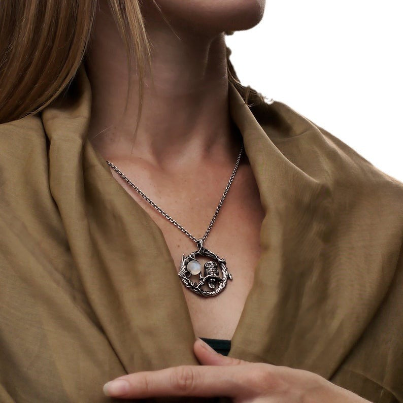 Schöne Halskette mit einzigartigem Stil