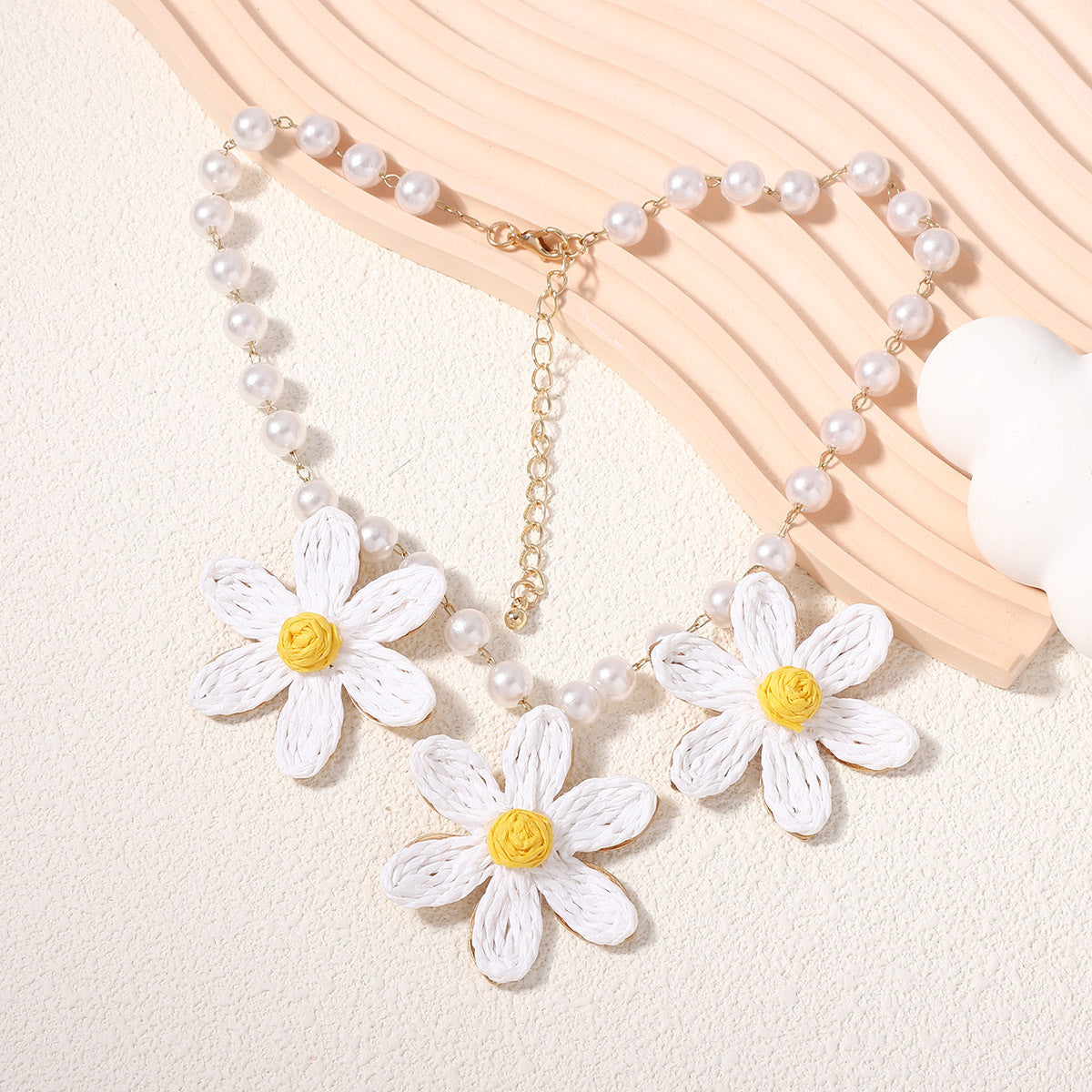 Schöne Halskette mit einzigartigem Stil