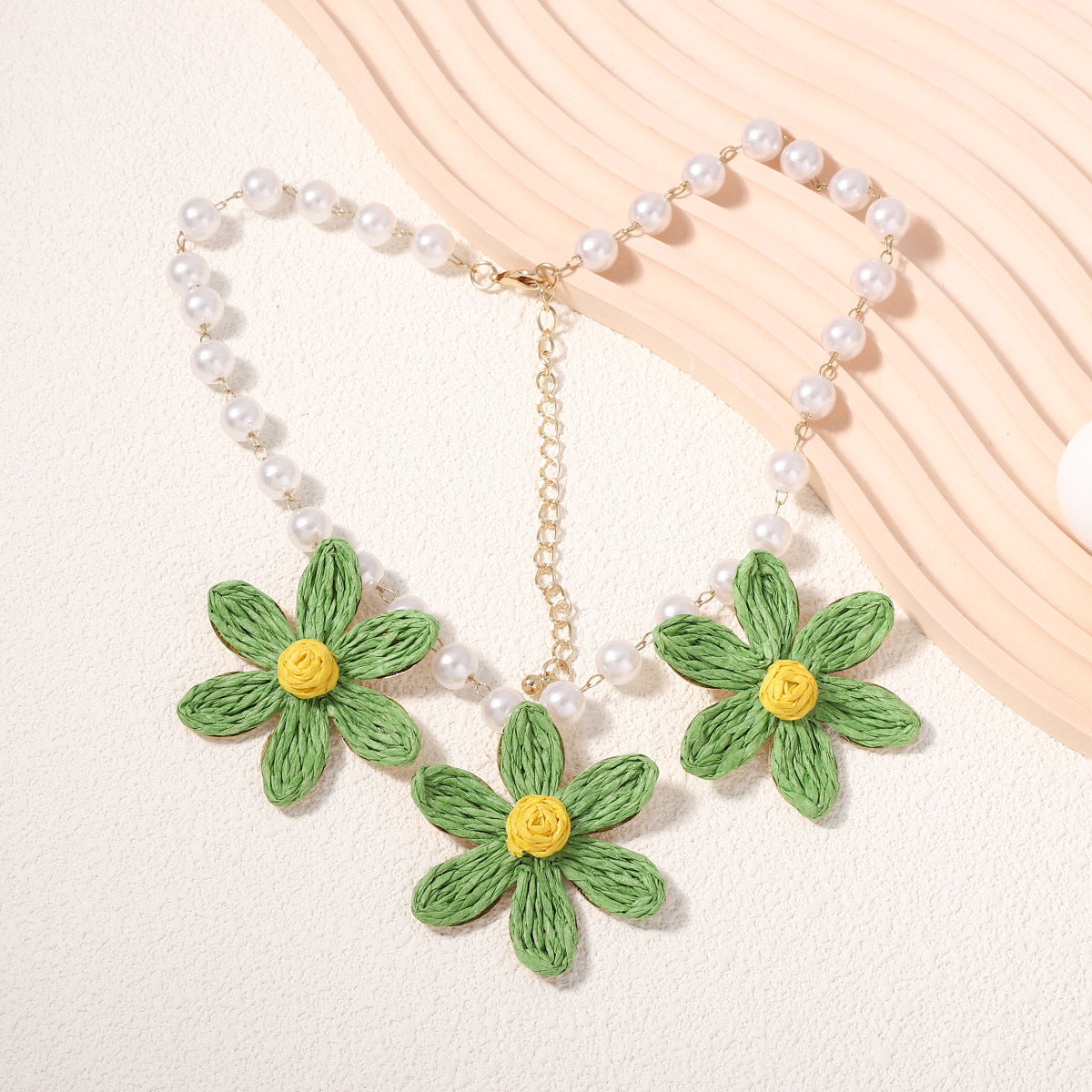 Schöne Halskette mit einzigartigem Stil