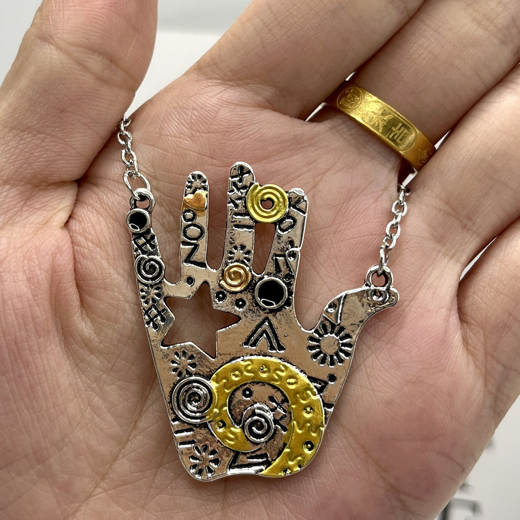 Zarte handwerkliche Halskette