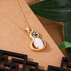 Schöne Halskette mit einzigartigem Stil