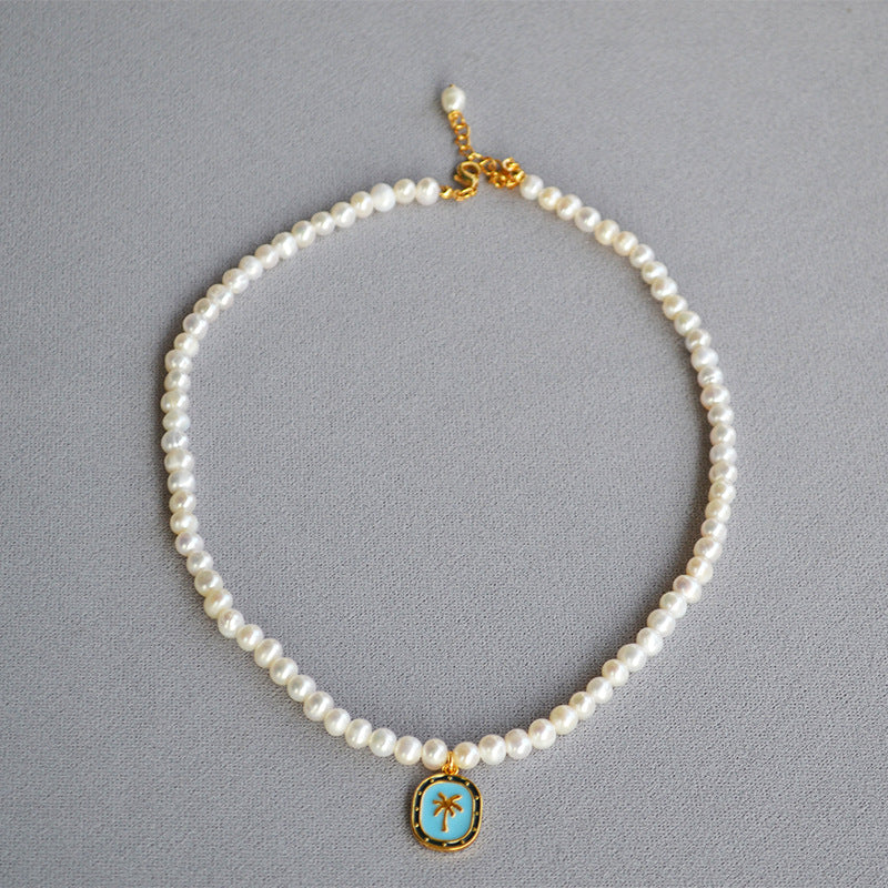 Schöne Perlen Halskette mit einzigartigem Stil