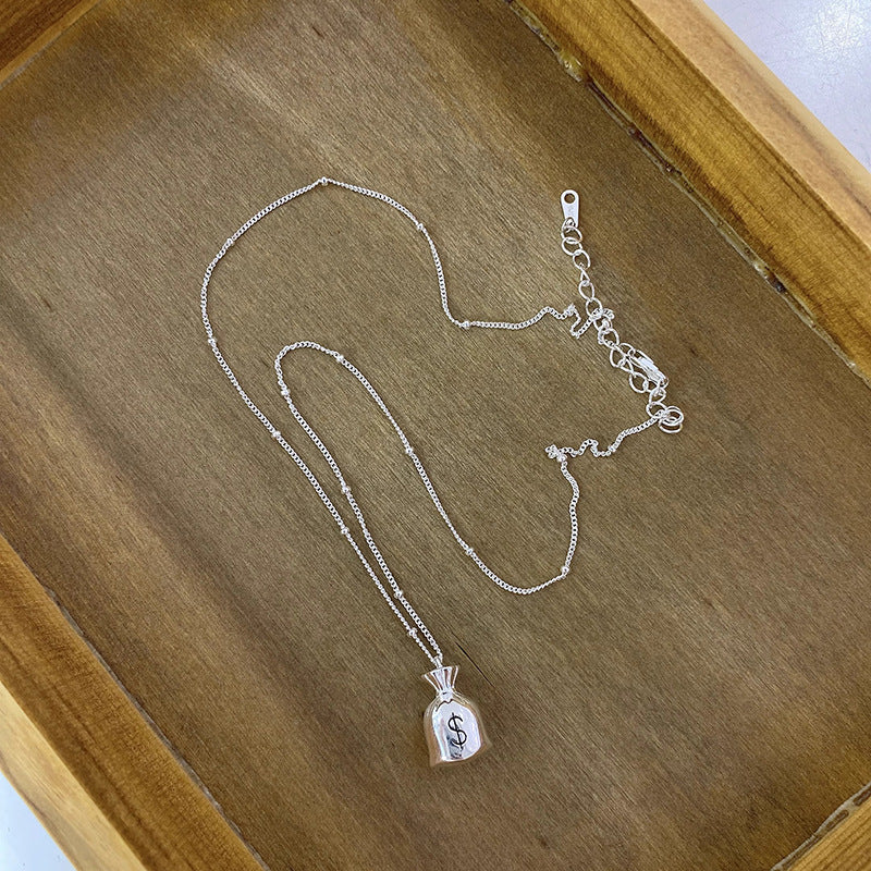 Zarte handwerkliche Halskette