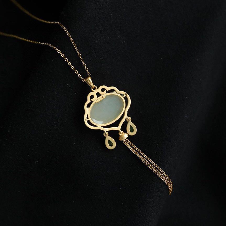 Schöne Gold Halskette mit einzigartigem Stil