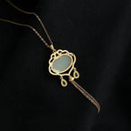 Schöne Gold Halskette mit einzigartigem Stil