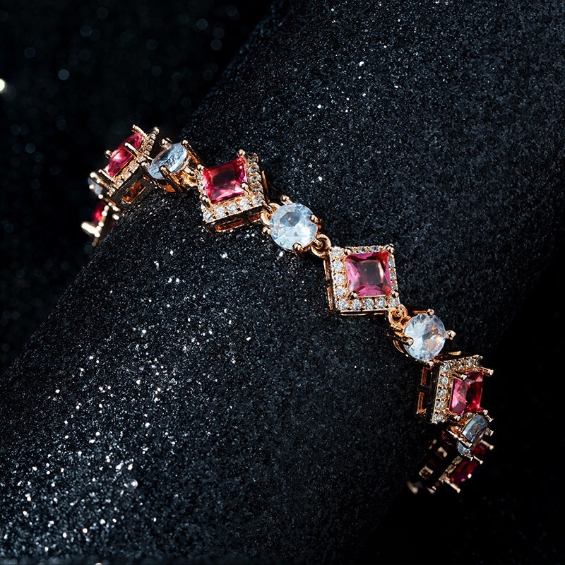 Schöne Armband mit einzigartigem Stil