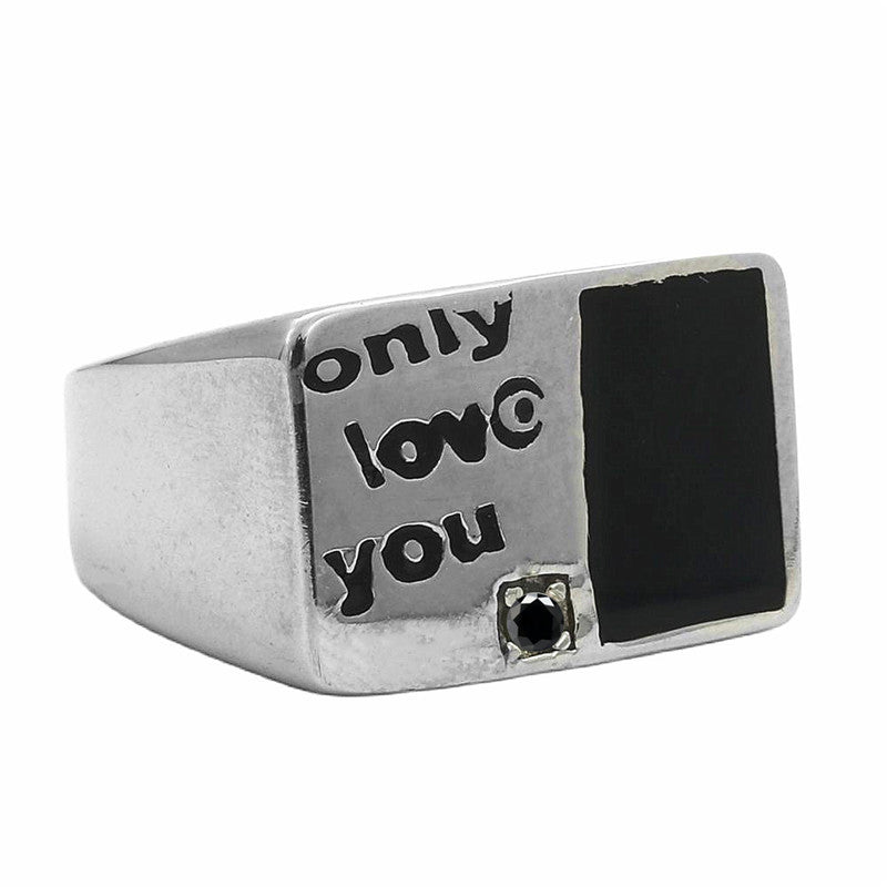 Zarte handwerkliche Ring