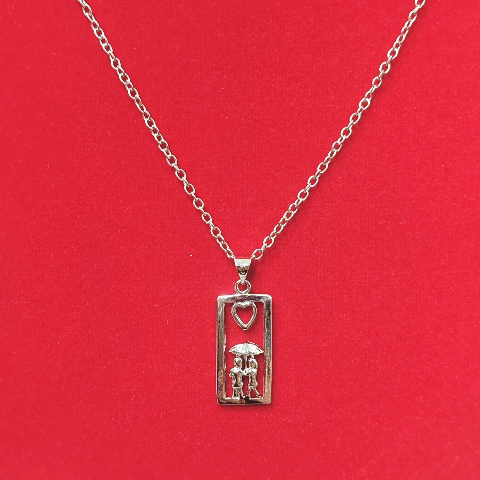 Zarte handwerkliche Halskette