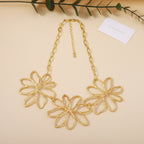 Schöne Halskette mit einzigartigem Stil