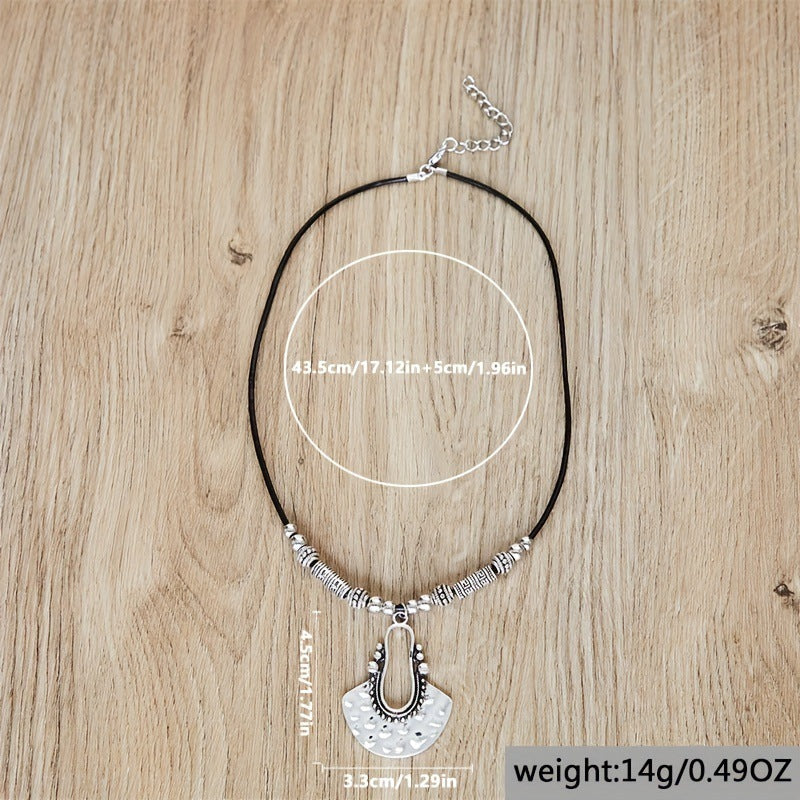 Schöne Halskette mit einzigartigem Stil