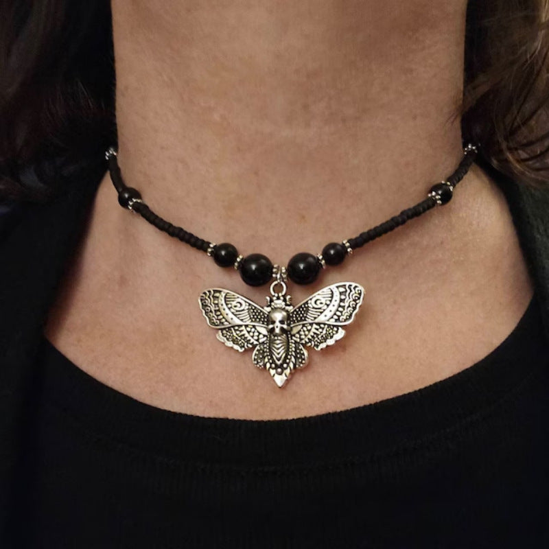 Schöne Halskette mit einzigartigem Stil