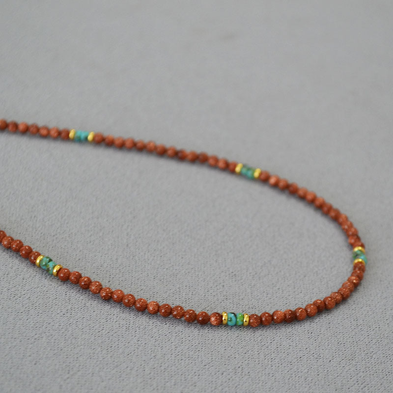 Zarte handwerkliche Halskette