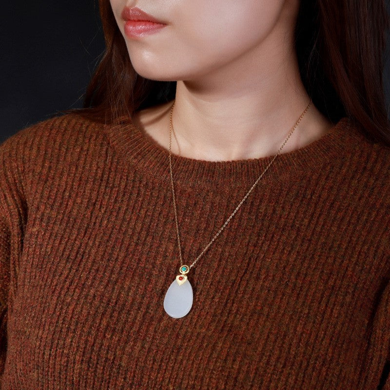 Schöne Gold Halskette mit einzigartigem Stil