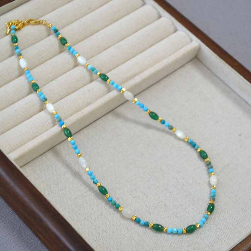 Zarte handwerkliche Halskette