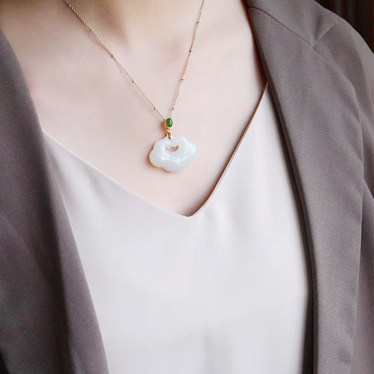 Schöne Gold Halskette mit einzigartigem Stil