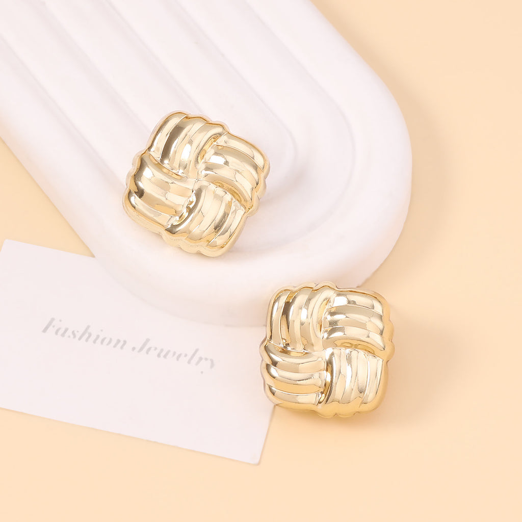 Atemberaubende Ohrring für den Alltag