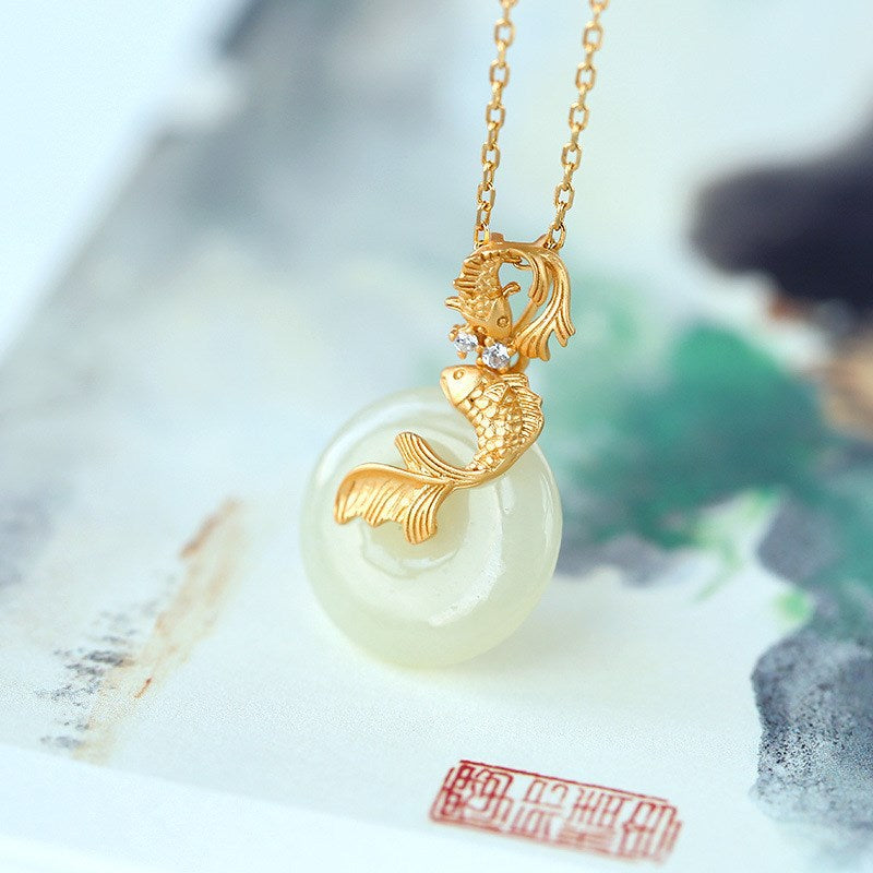 Schöne Halskette mit einzigartigem Stil