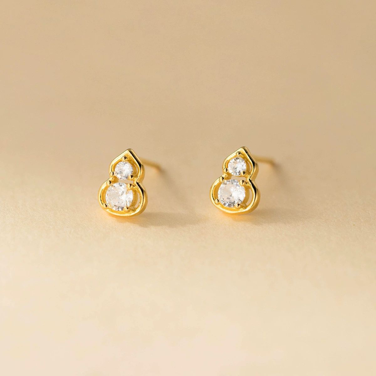 Zarte handwerkliche Ohrring