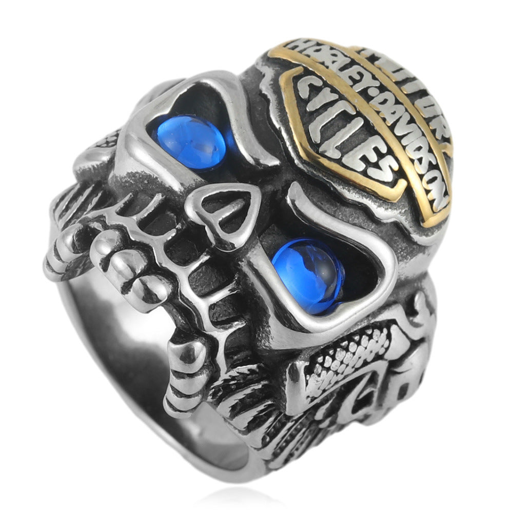 Zarte handwerkliche Ring