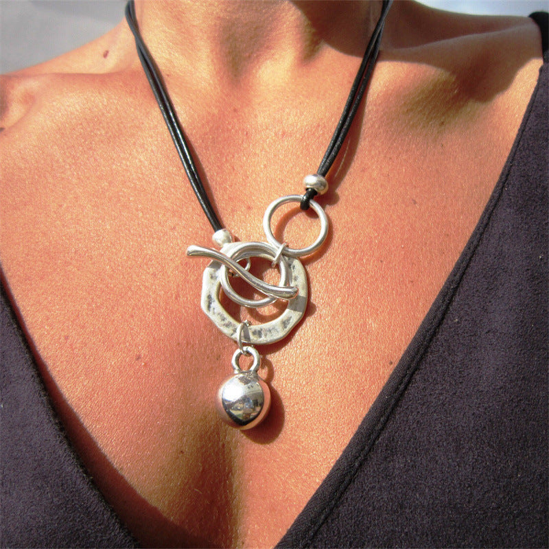 Schöne Halskette mit einzigartigem Stil