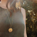 Schöne Halskette mit einzigartigem Stil