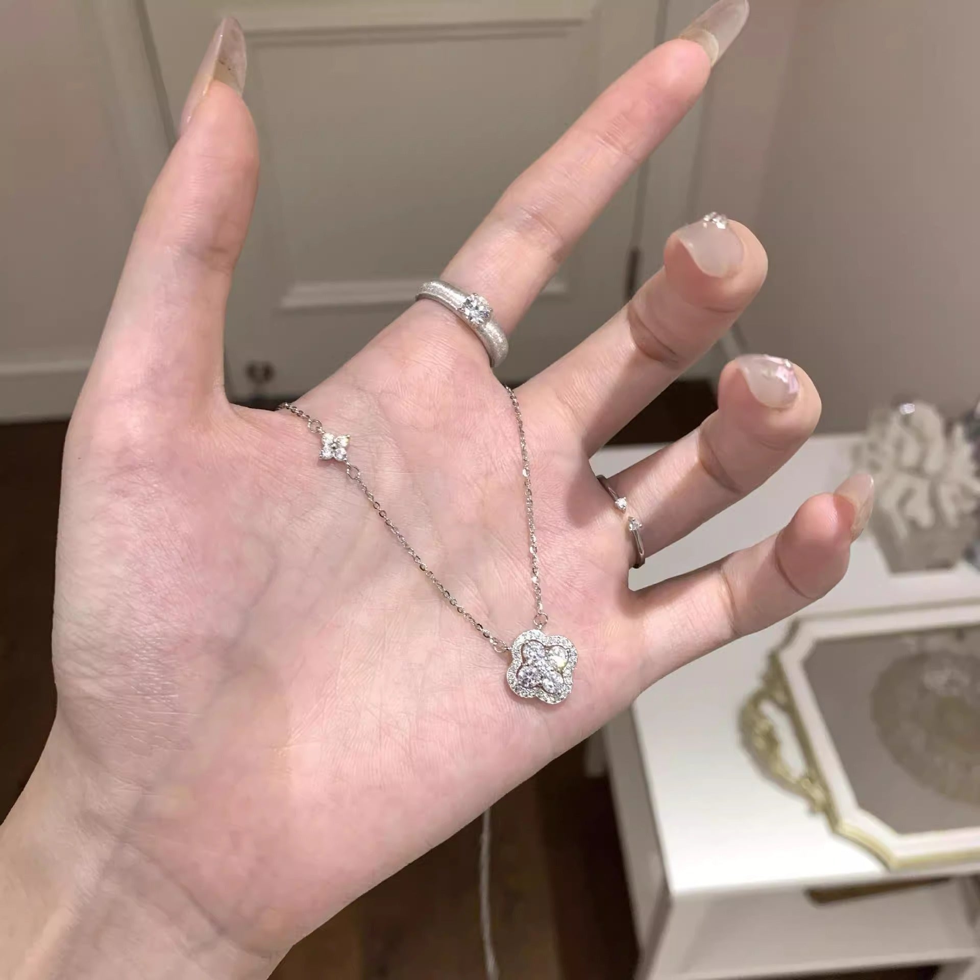 Klassische Halskette mit zeitloser Eleganz