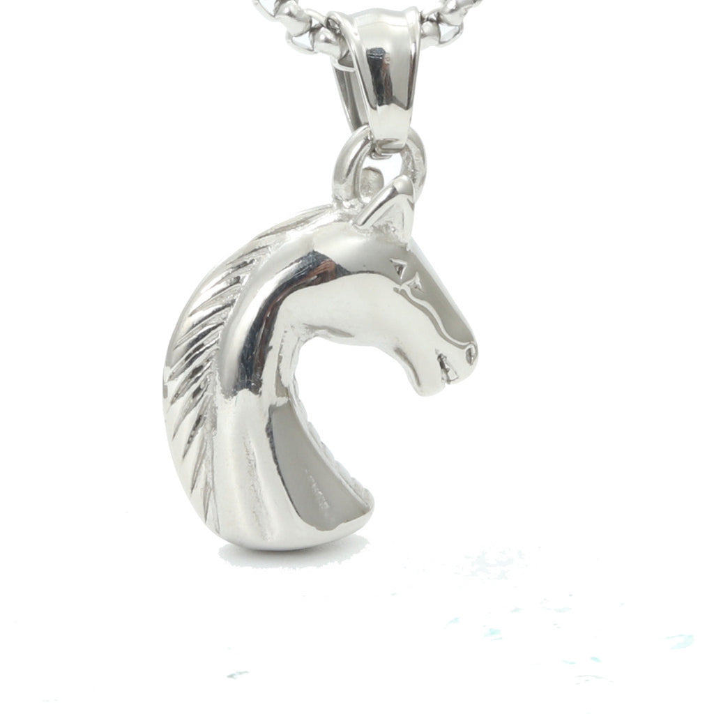 Schöne Halskette mit einzigartigem Stil