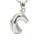 Schöne Halskette mit einzigartigem Stil