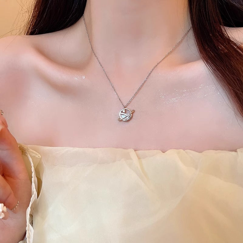 Schöne Halskette mit einzigartigem Stil