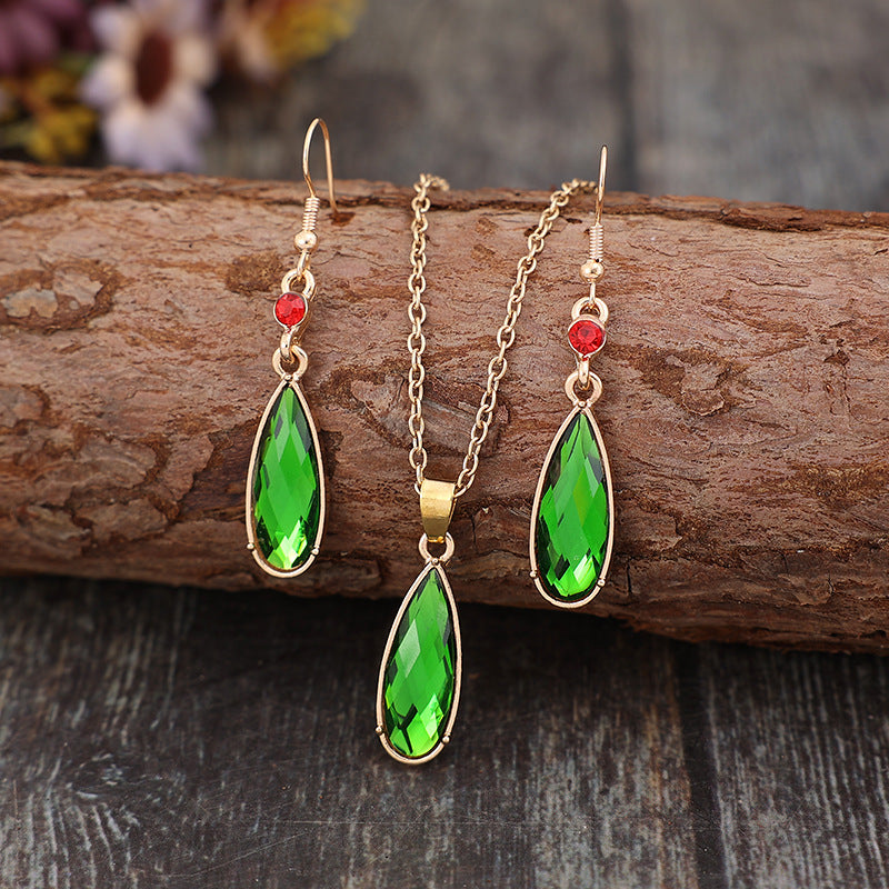 Zarte handwerkliche Halskette