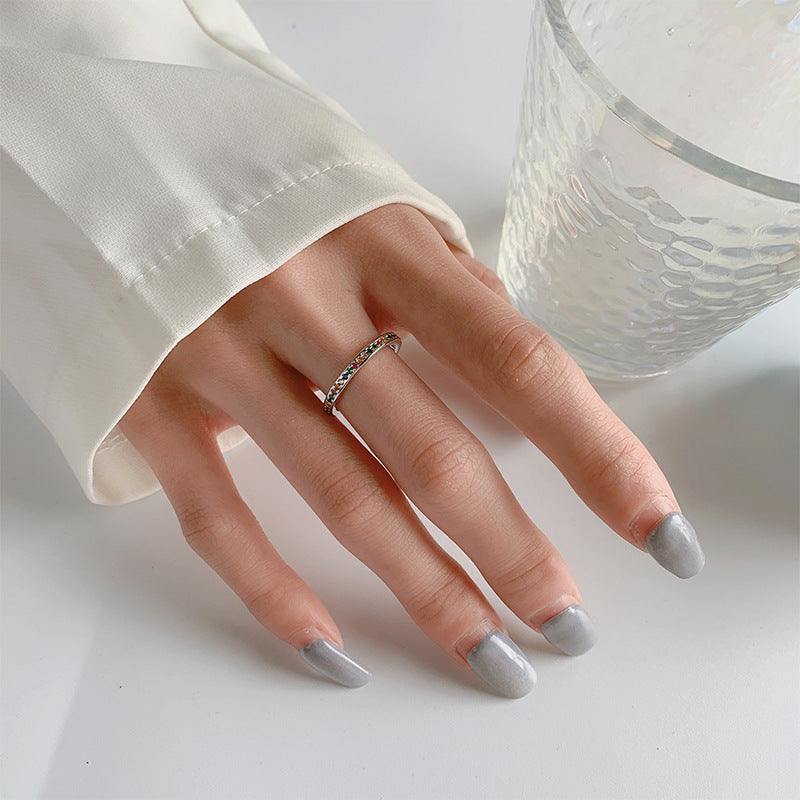 Zarte handwerkliche Ring