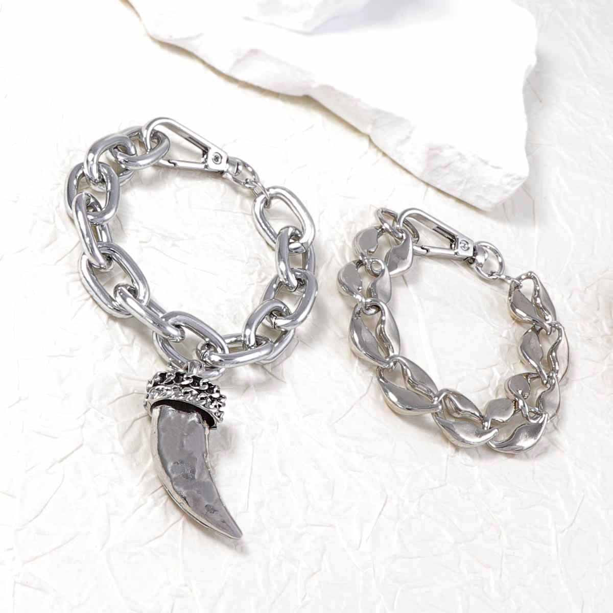 Schöne Halskette mit einzigartigem Stil