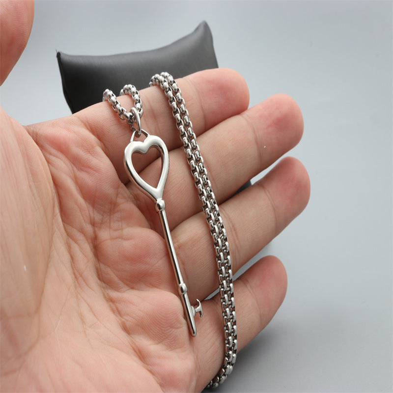 Zarte handwerkliche Halskette