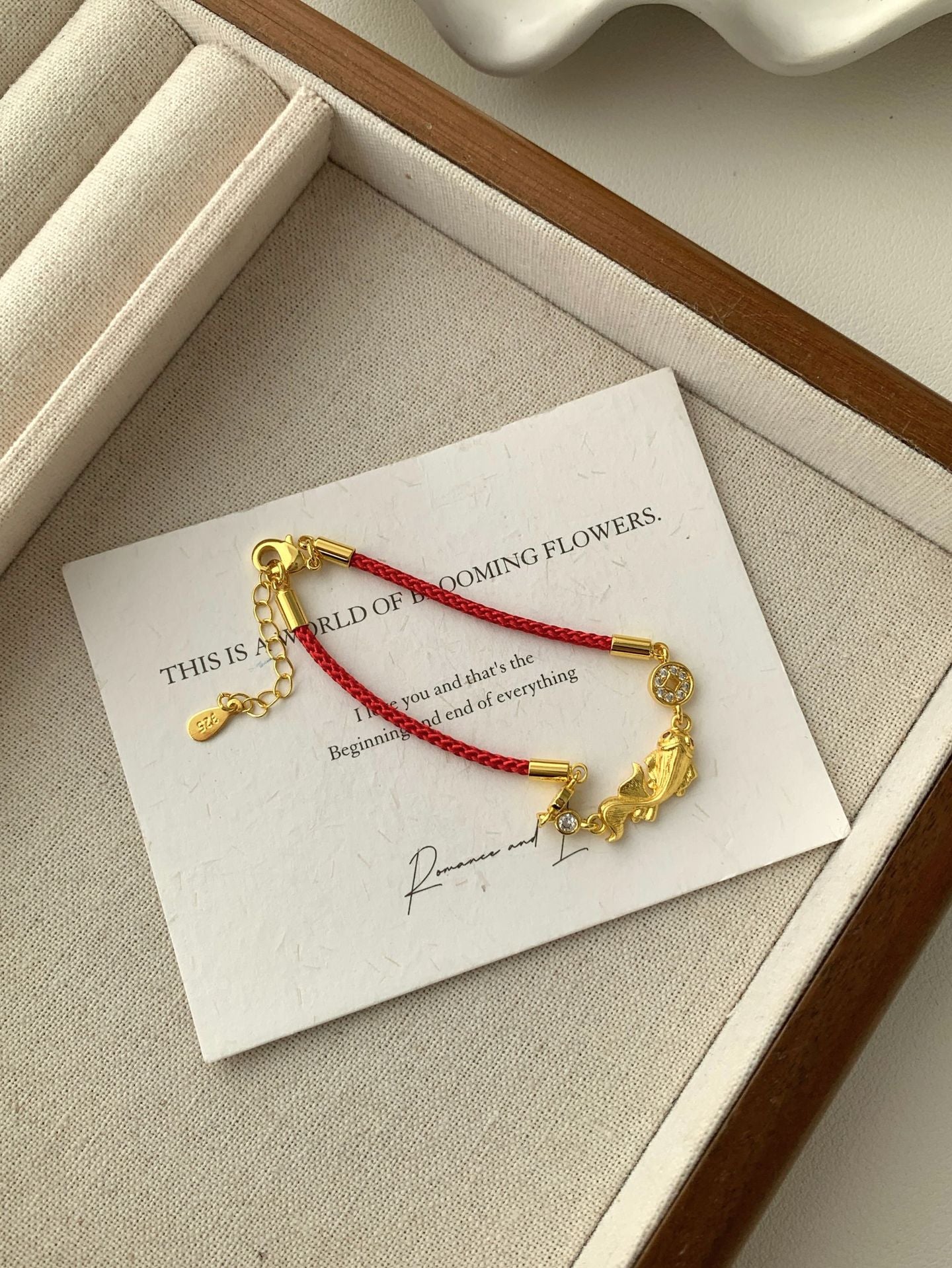 Schöne Armband mit einzigartigem Stil