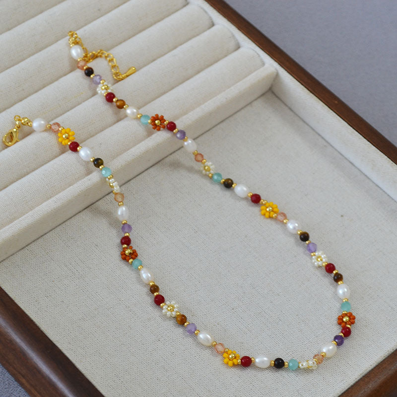 Schöne Perlen Halskette mit einzigartigem Stil