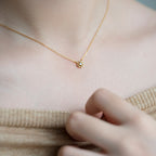 Zarte handwerkliche Halskette