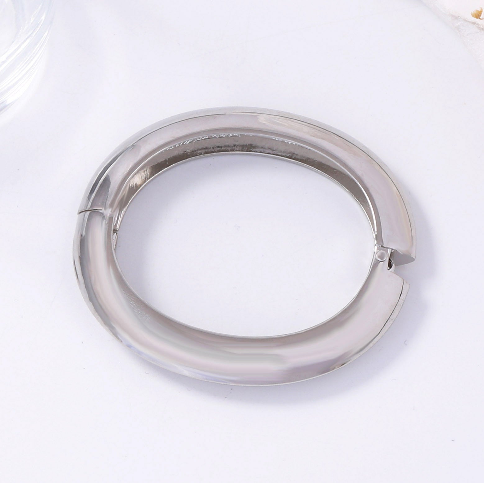 Schöne Armband mit einzigartigem Stil