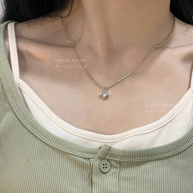 Schöne Halskette mit einzigartigem Stil