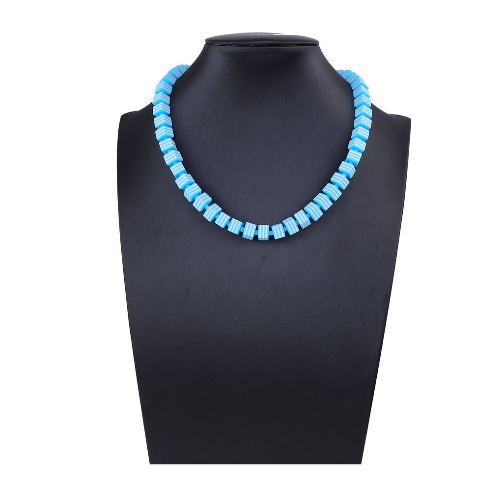 Schöne Halskette mit einzigartigem Stil