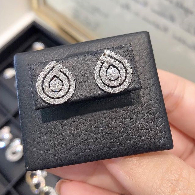 Atemberaubende Ohrring für den Alltag