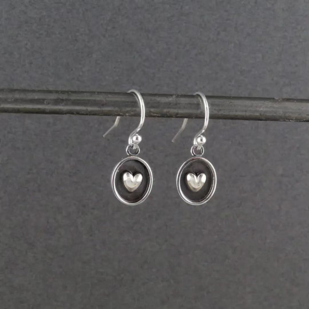 Zarte handwerkliche Ohrring