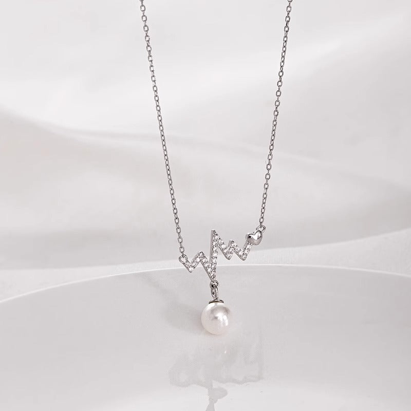 Schöne Perlen Halskette mit einzigartigem Stil