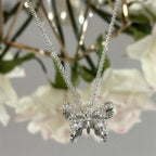 Schöne Halskette mit einzigartigem Stil