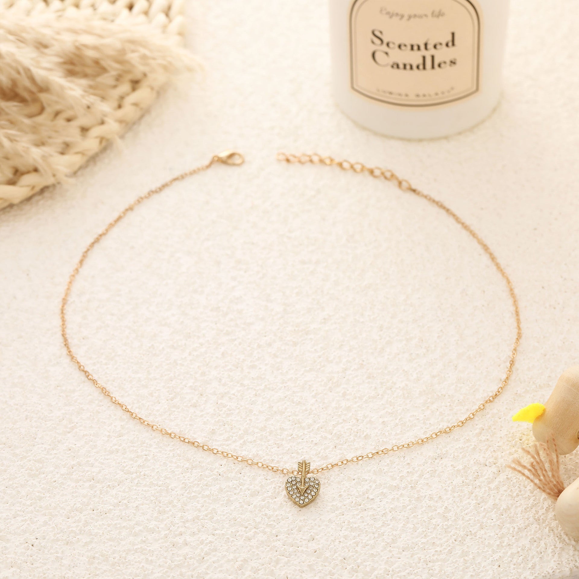 Schöne Halskette mit einzigartigem Stil