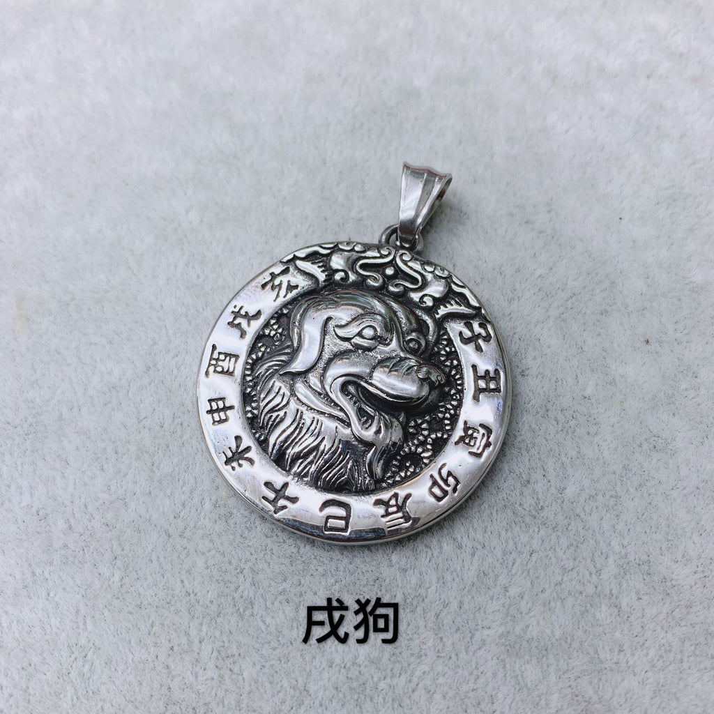 Schöne Halskette mit einzigartigem Stil